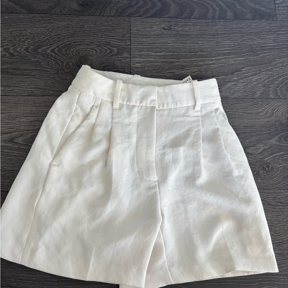 Elegant White Women's Shorts